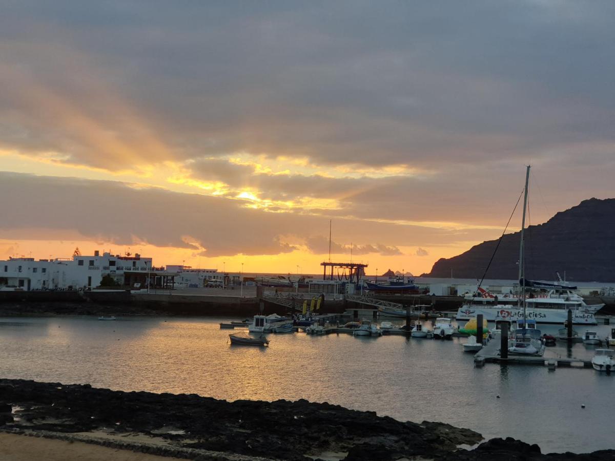 La Graciosa Camelia Beach Vistas Mar Caleta de Sebo Eksteriør billede